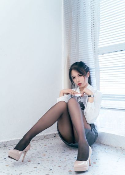 《年轻女教师2》免费观看_720免费高清观看