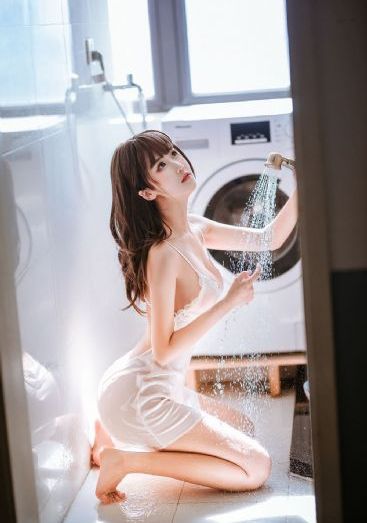 王乙当着白洁的面被王总欺负_1080P电视剧在线观看