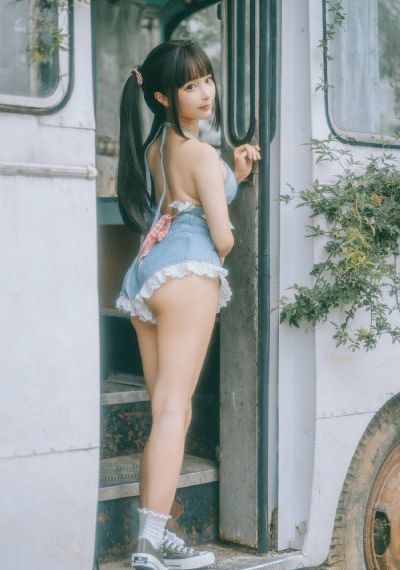 欧美奶大乳大屁股_720免费电视剧