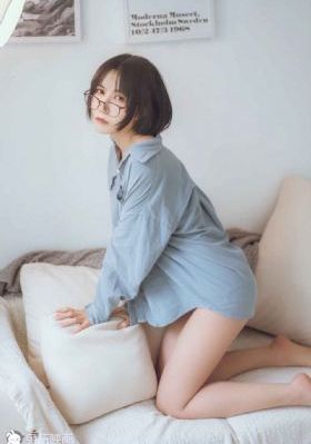 黑客摄像头年轻貌美女主人_1080P电影在线观看