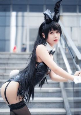 泳池里强摁做开腿呻吟_剧情片免费观看最新
