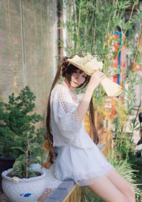 美女穿包臀裙热舞_高清在线播放
